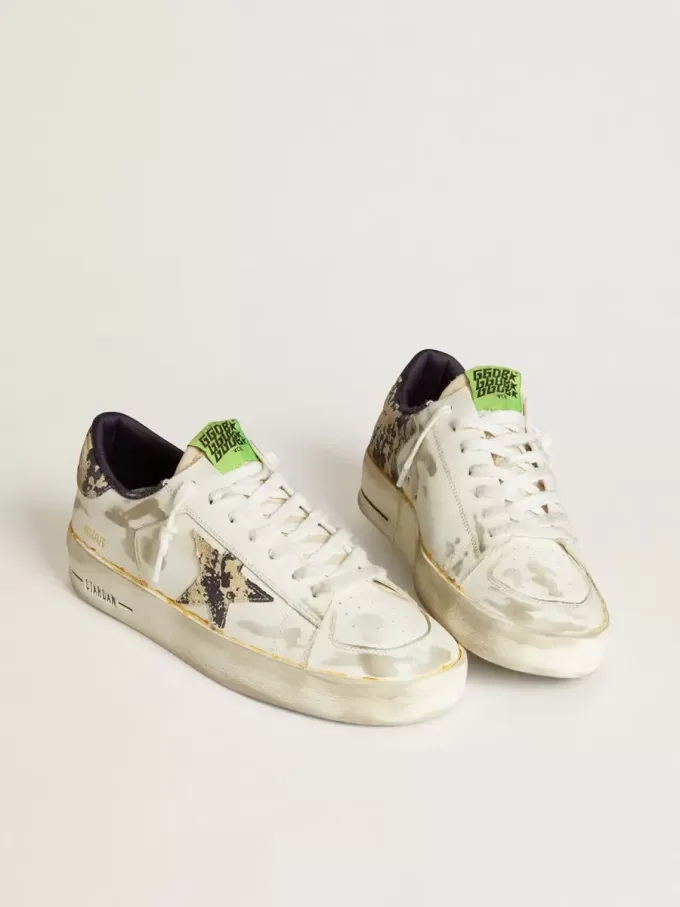 Herren-Sneaker Stardan LAB aus weißem Leder mit Camouflage-Stern und Fersenlasche