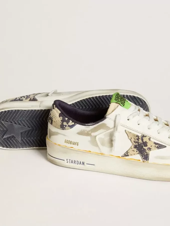Herren-Sneaker Stardan LAB aus weißem Leder mit Camouflage-Stern und Fersenlasche