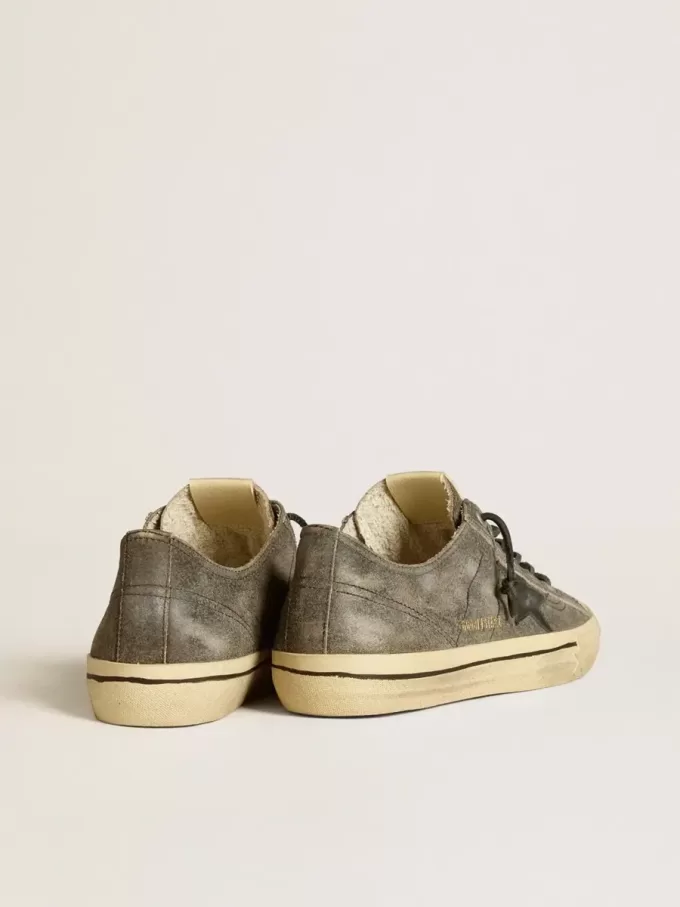 Herren-Sneaker V-Star aus schwarzem Wildleder mit schwarzem Lederstern Herren-Sneaker V-Star aus schwarzem Wildleder mit schwarzem Lederstern