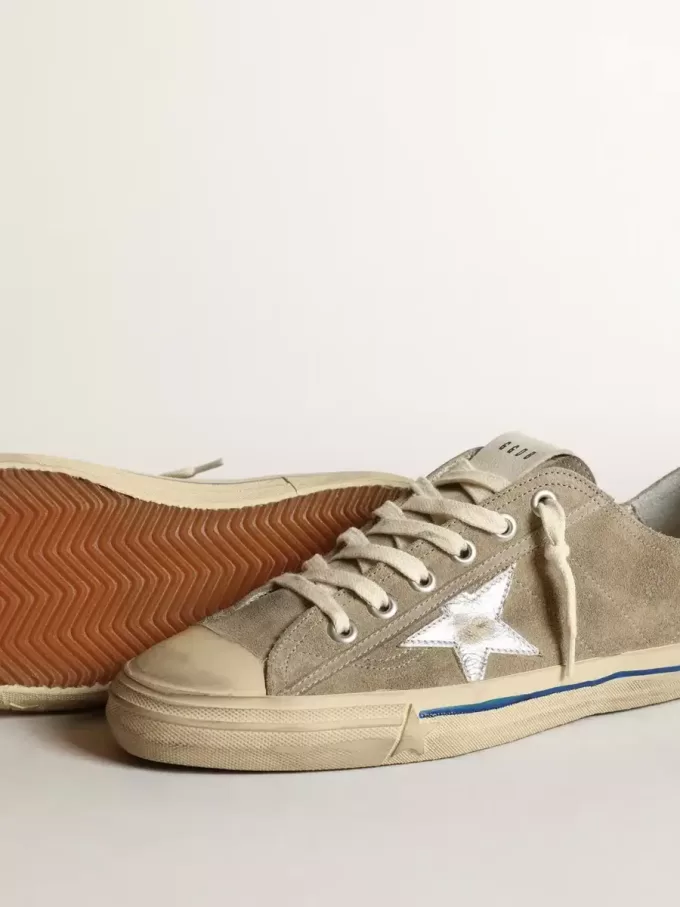 Herren-Sneaker V-Star aus taubengrauem Wildleder mit silbermetallischem Lederstern