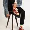 Herren-Sneaker V-Star LTD aus dunkelrotem Wildleder mit silbernem Stern und Fersenlasche Herren-Sneaker V-Star LTD aus dunkelrotem Wildleder mit silbernem Stern und Fersenlasche