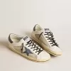 Herren-Super-Star aus Leder und Wildleder mit blauem Lederstern mit Eidechsenprint Herren-Super-Star aus Leder und Wildleder mit blauem Lederstern mit Eidechsenprint