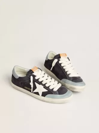 Herren-Super-Star aus mitternachtsblauem Wildleder mit weißem Lederstern und hellblauem Lederabsatz