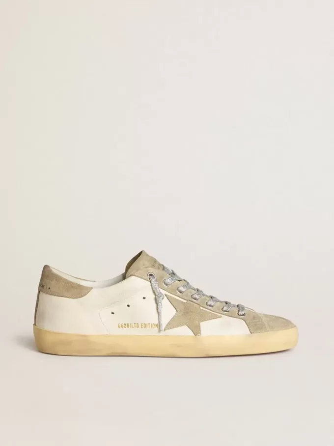 Herren-Super-Star aus Nappa mit eisgrauem Wildlederstern und schwarzer Stickerei Herren-Super-Star aus Nappa mit eisgrauem Wildlederstern und schwarzer Stickerei