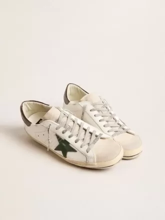 Herren-Super-Star aus weißem Leder mit grünem Stern und Fersenlasche mit Animal-Print Herren-Super-Star aus weißem Leder mit grünem Stern und Fersenlasche mit Animal-Print
