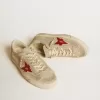 Herren-Super-Star LTD aus grauem Wildleder mit rotem Lederstern