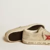 Herren-Super-Star LTD aus grauem Wildleder mit rotem Lederstern