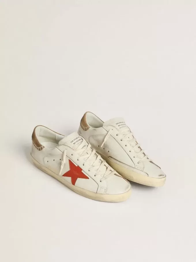 Herren-Super-Star LTD aus Nappaleder mit orangefarbenem Lederstern und tabakfarbenem Wildleder-Fersenlasche Herren-Super-Star LTD aus Nappaleder mit orangefarbenem Lederstern und tabakfarbenem Wildleder-Fersenlasche