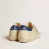 Herren-Super-Star LTD aus Nubukleder mit weißem Lederstern und blauer Fersenlasche Herren-Super-Star LTD aus Nubukleder mit weißem Lederstern und blauer Fersenlasche