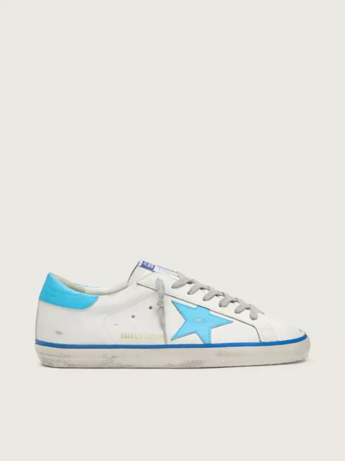 Herren-Super-Star LTD aus weißem Leder mit hellblauem Lederstern und Fersenlasche Herren-Super-Star LTD aus weißem Leder mit hellblauem Lederstern und Fersenlasche