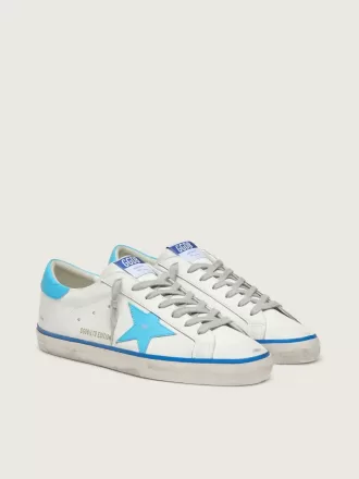 Herren-Super-Star LTD aus weißem Leder mit hellblauem Lederstern und Fersenlasche