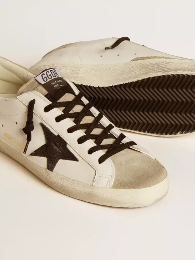 Herren-Super-Star LTD mit schwarzem Lederstern mit Krokodilprägung und Wildledereinsätzen Herren-Super-Star LTD mit schwarzem Lederstern mit Krokodilprägung und Wildledereinsätzen