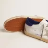 Herren-Super-Star mit Wildlederstern und blauer Fersenlasche Herren-Super-Star mit Wildlederstern und blauer Fersenlasche