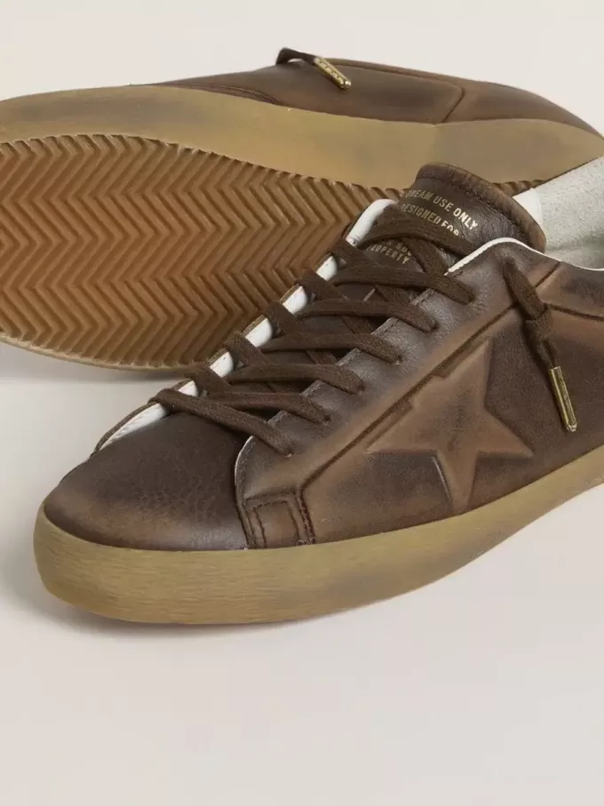 Herren-Superstar mit Stern und Fersenlasche aus braunem Leder in Used-Optik