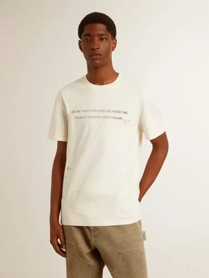 Herren-T-Shirt aus altweißer Baumwolle mit Print und Stickerei Herren-T-Shirt aus altweißer Baumwolle mit Print und Stickerei