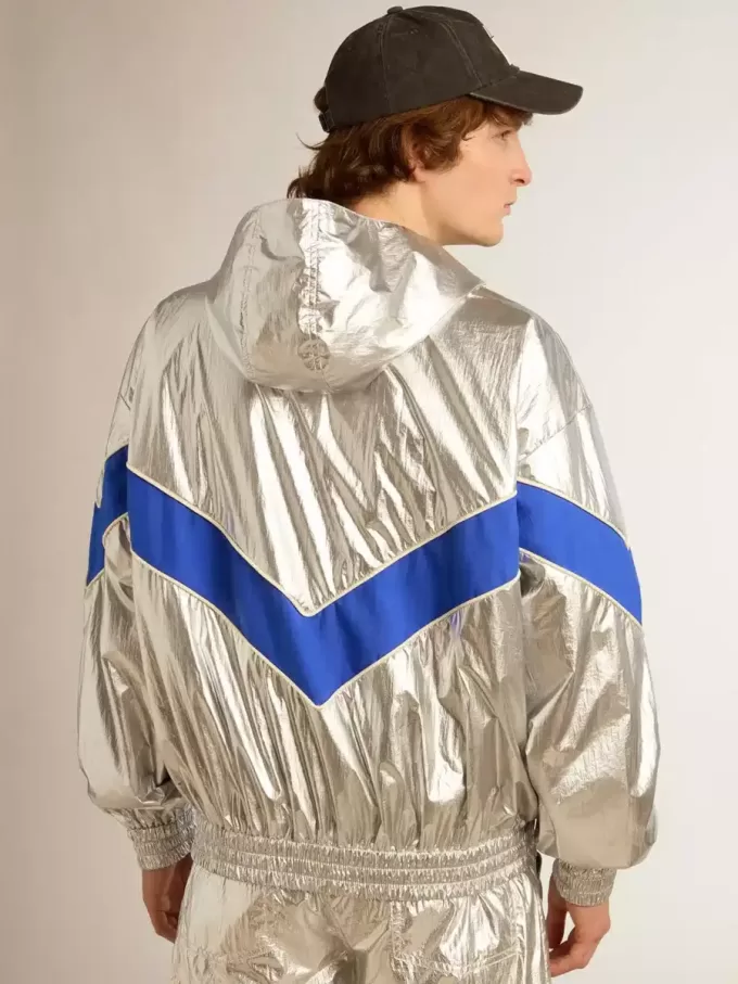 Herren-Windjacke aus silbernem Funktionsmaterial Herren-Windjacke aus silbernem Funktionsmaterial