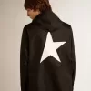 Herren-Windjacke mit kontrastierendem weißem Logo und Stern Herren-Windjacke mit kontrastierendem weißem Logo und Stern