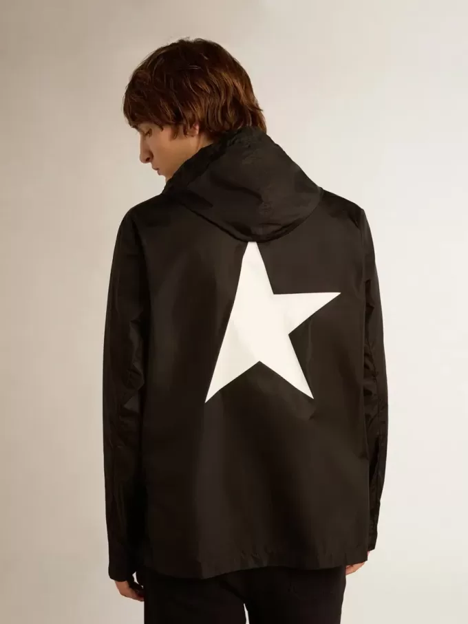 Herren-Windjacke mit kontrastierendem weißem Logo und Stern Herren-Windjacke mit kontrastierendem weißem Logo und Stern