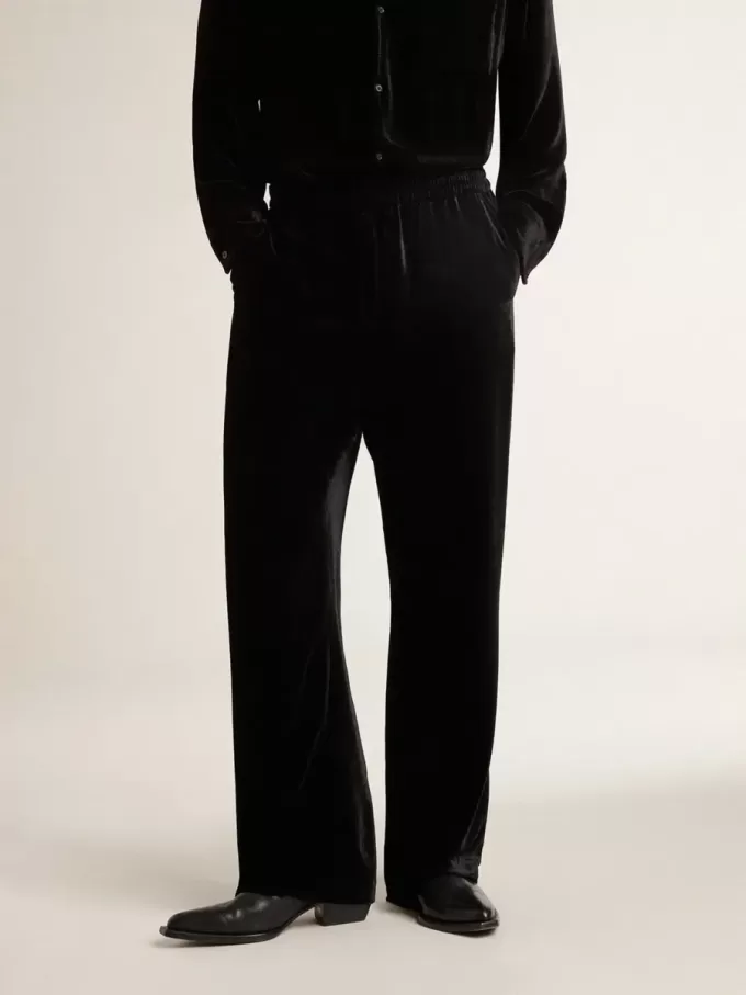 Herrenhose in schwarzem Samtoptik Herrenhose in schwarzem Samtoptik