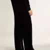 Herrenhose in schwarzem Samtoptik Herrenhose in schwarzem Samtoptik