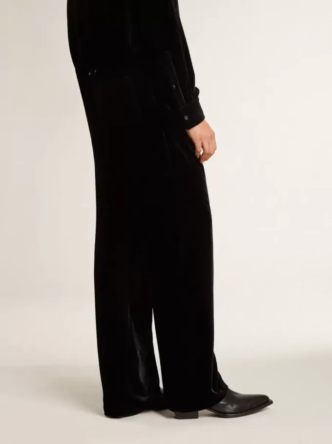 Herrenhose in schwarzem Samtoptik Herrenhose in schwarzem Samtoptik