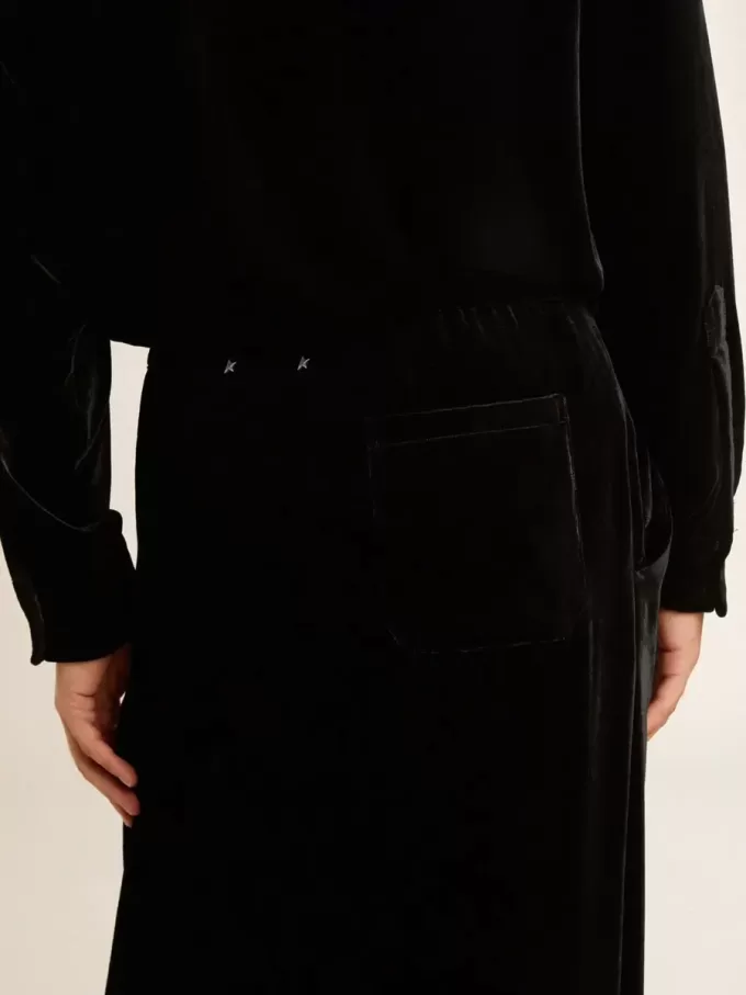 Herrenhose in schwarzem Samtoptik Herrenhose in schwarzem Samtoptik