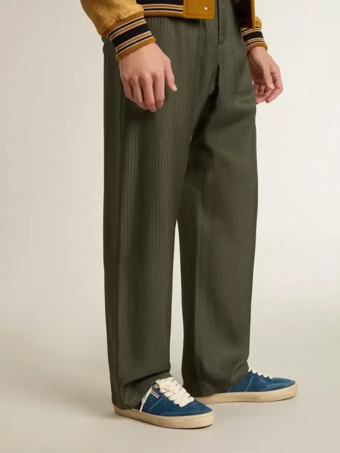 Herrenmodell Soul Star aus blauem Wildleder mit weißer Lederferse Herrenmodell Soul Star aus blauem Wildleder mit weißer Lederferse