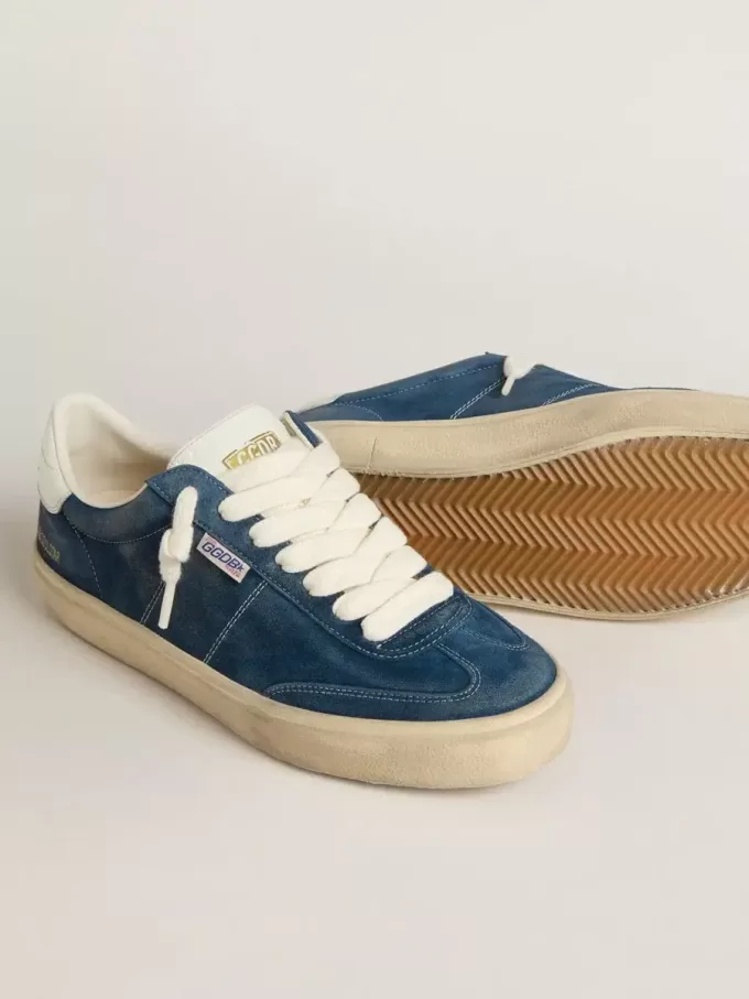 Herrenmodell Soul Star aus blauem Wildleder mit weißer Lederferse Herrenmodell Soul Star aus blauem Wildleder mit weißer Lederferse