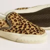 Herrenmodell VCE Penstar aus Ponyfell mit Leopardenmuster und schwarzer Lederkappe an der Ferse Herrenmodell VCE Penstar aus Ponyfell mit Leopardenmuster und schwarzer Lederkappe an der Ferse