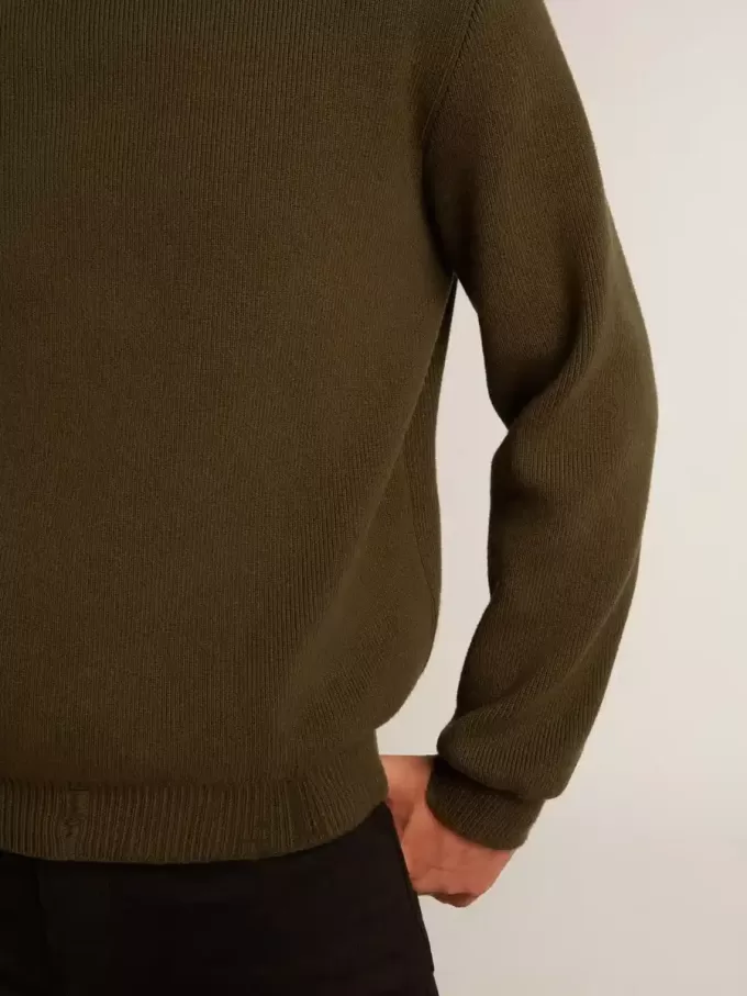 Herrenpullover mit Rundhalsausschnitt aus militärgrüner Baumwolle Herrenpullover mit Rundhalsausschnitt aus militärgrüner Baumwolle