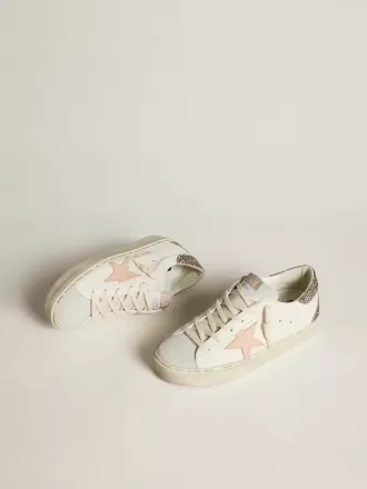 Hi Star aus weißem Nappaleder mit rosa Lederstern und glitzernder Fersenlasche