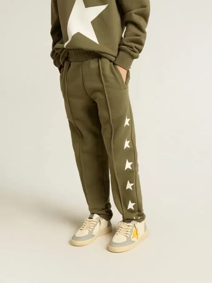 Jogginghose für Jungen in Militärgrün mit weißen Sternen Jogginghose für Jungen in Militärgrün mit weißen Sternen