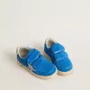 Junior Ball Star aus hellblauem Wildleder mit grauem Nubuk-Stern und Fersenlasche Junior Ball Star aus hellblauem Wildleder mit grauem Nubuk-Stern und Fersenlasche
