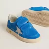 Junior Ball Star aus hellblauem Wildleder mit grauem Nubuk-Stern und Fersenlasche Junior Ball Star aus hellblauem Wildleder mit grauem Nubuk-Stern und Fersenlasche
