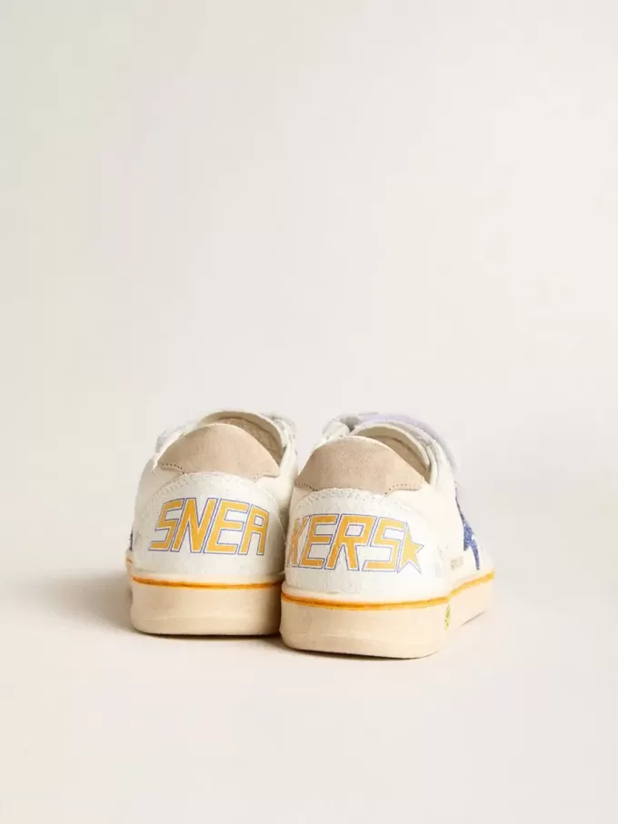 Junior Ball Star mit blauem Glitzerstern und beigem Wildleder-Fersenlasche Junior Ball Star mit blauem Glitzerstern und beigem Wildleder-Fersenlasche