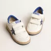 Junior Ball Star mit blauem Metallic-Lederstern und Fersenlasche