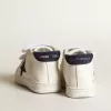 Junior June aus Nappa mit dunkelblauem Wildlederstern und Fersenlasche