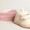 Junior June aus Nappaleder mit altrosa Wildlederstern und Fersenlasche