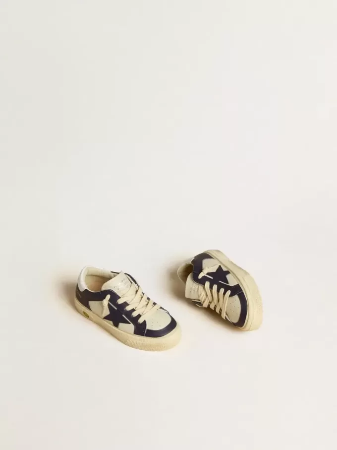 Junior May aus weißem und blauem Leder mit Lederstern und Fersenlasche Junior May aus weißem und blauem Leder mit Lederstern und Fersenlasche