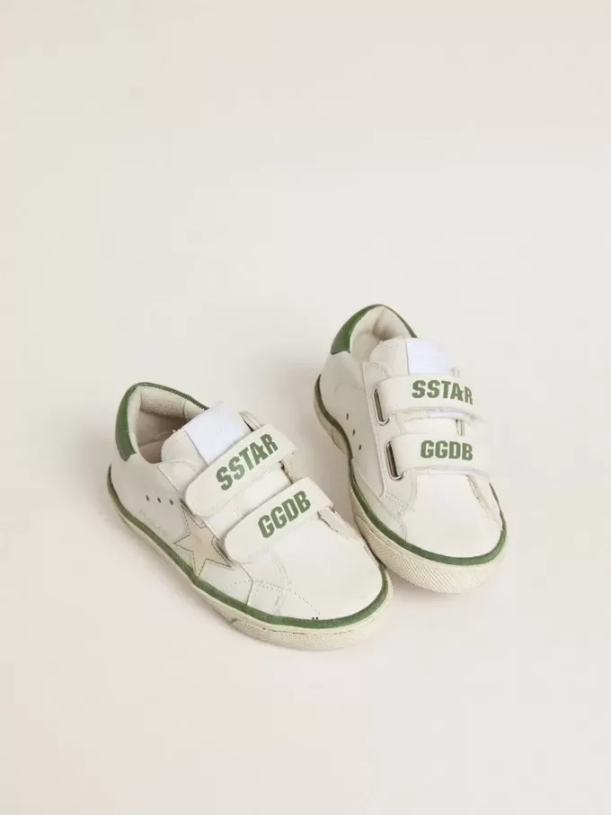 Junior Old School aus weißem Leder mit grüner Nappa-Fersenlasche und grünem Einsatz Junior Old School aus weißem Leder mit grüner Nappa-Fersenlasche und grünem Einsatz
