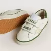 Junior Old School aus weißem Leder mit grüner Nappa-Fersenlasche und grünem Einsatz Junior Old School aus weißem Leder mit grüner Nappa-Fersenlasche und grünem Einsatz