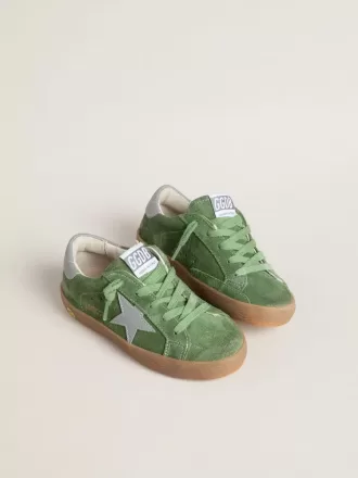 Junior Super-Star aus grünem Wildleder mit babyblauem Stern und Fersenlasche