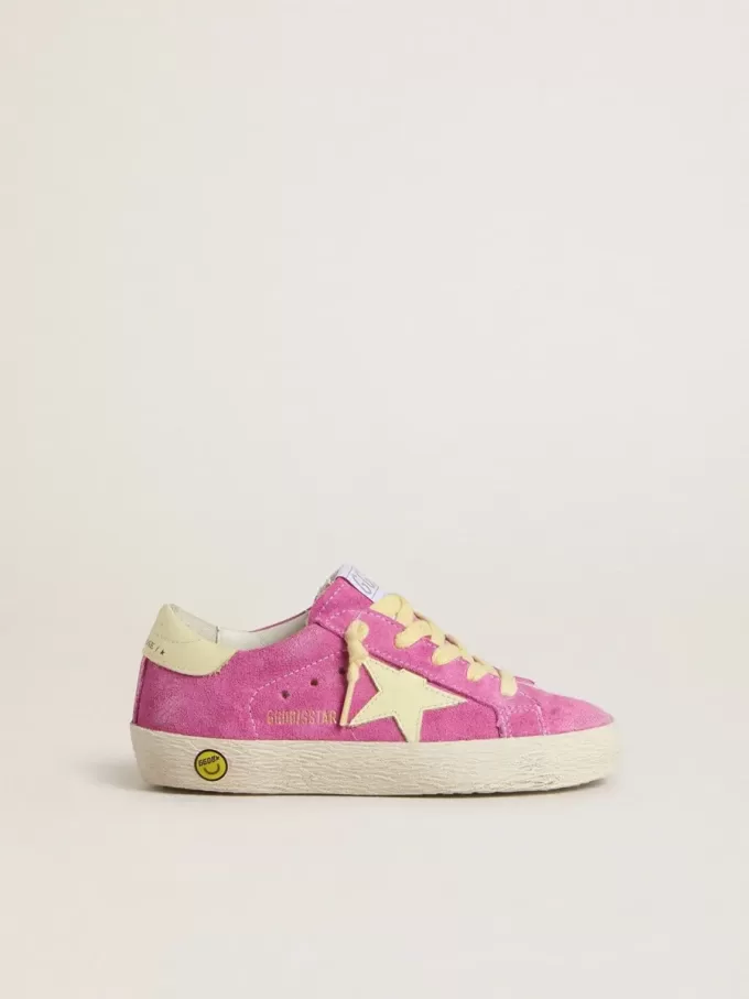 Junior Super-Star aus rosa Wildleder mit hellgelbem Stern und Fersenlasche