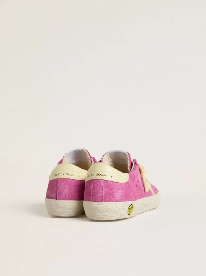 Junior Super-Star aus rosa Wildleder mit hellgelbem Stern und Fersenlasche