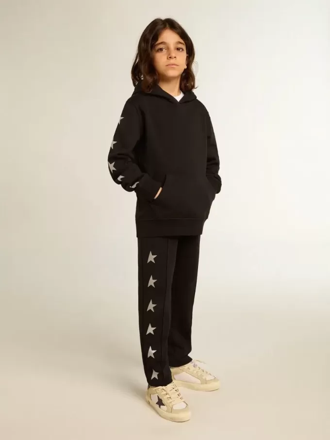 Kapuzensweatshirt für Jungen in Schwarz mit kontrastierenden silbernen Sternen Kapuzensweatshirt für Jungen in Schwarz mit kontrastierenden silbernen Sternen