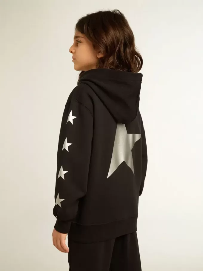 Kapuzensweatshirt für Jungen in Schwarz mit kontrastierenden silbernen Sternen Kapuzensweatshirt für Jungen in Schwarz mit kontrastierenden silbernen Sternen