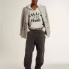 Kapuzensweatshirt in Used-Grau mit gesticktem Vintage-Logo