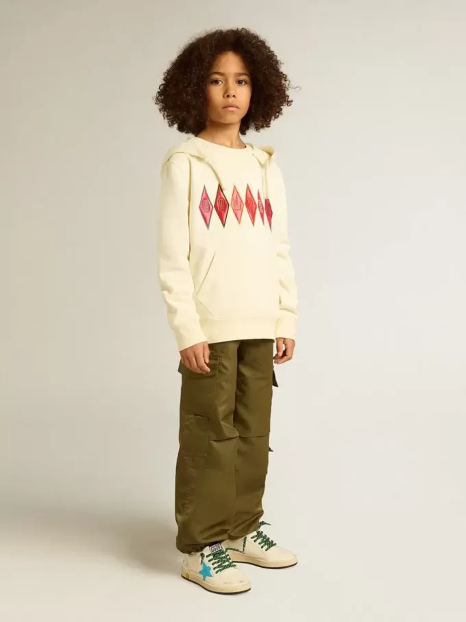 Kapuzensweatshirt in Used-Weiß mit goldener Stickerei auf der Vorderseite Kapuzensweatshirt in Used-Weiß mit goldener Stickerei auf der Vorderseite