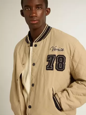 Khakifarbene Bomberjacke aus gesteppter Baumwolle