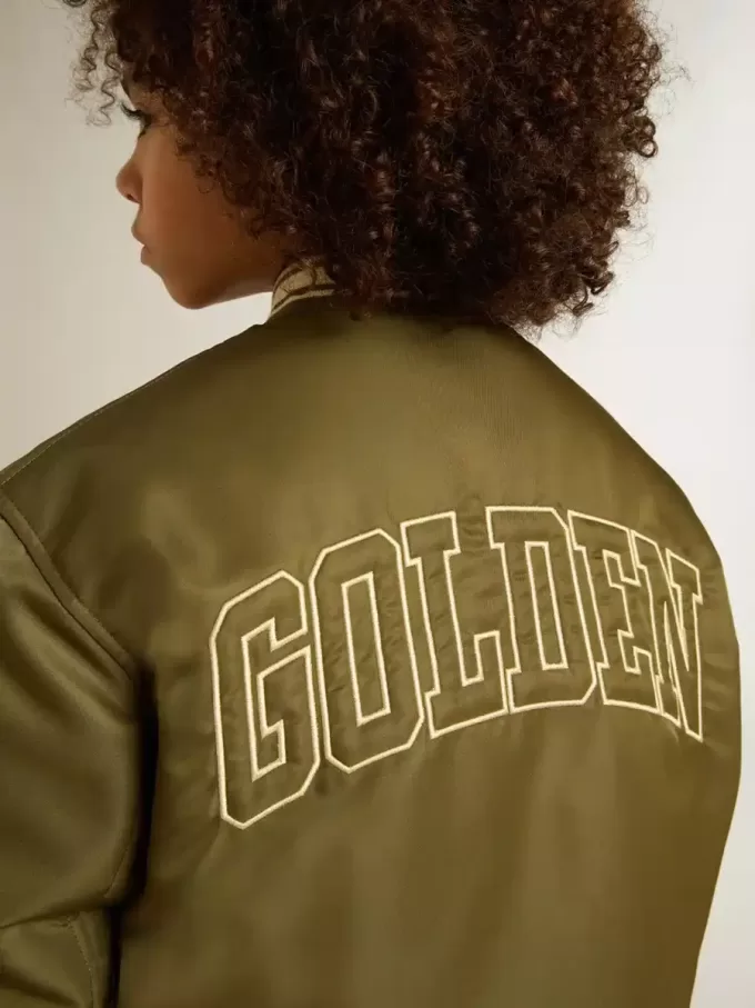 Kinder-Bomberjacke aus militärgrünem Nylon mit Schriftzug auf dem Rücken